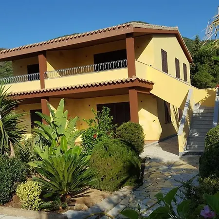 Daire In Splendido E Riservato Villaggio, Marina Di *