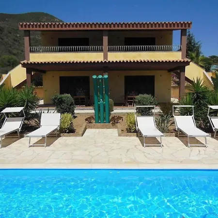 In Splendido E Riservato Villaggio, Marina Di *