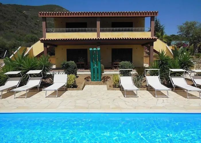In Splendido E Riservato Villaggio, Marina Di *